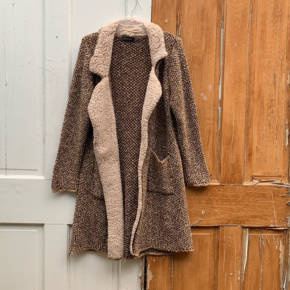 Olyss tweed knit sweater with fleece trim Size L